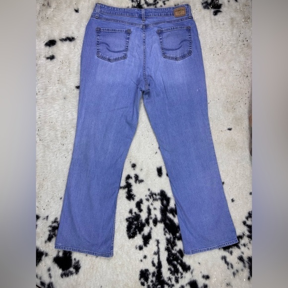 Levi’s Women’s Signature At Waist Light Wash Bootcut Denim Jeans Size 14 - Picture 7 of 8